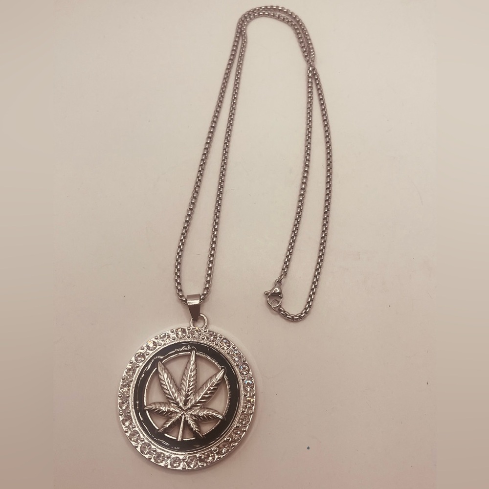 Gold silver necklace unisex leaf design